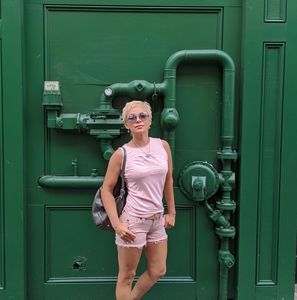 Meet your Posher, Oxana